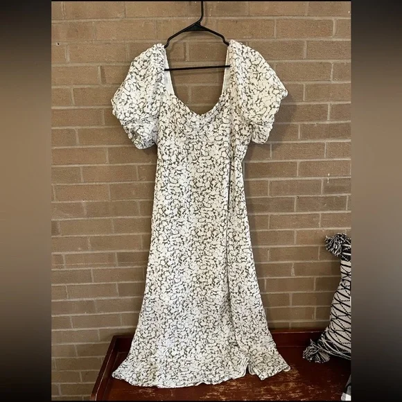 Adelyn Rae - Picture 2 of 4